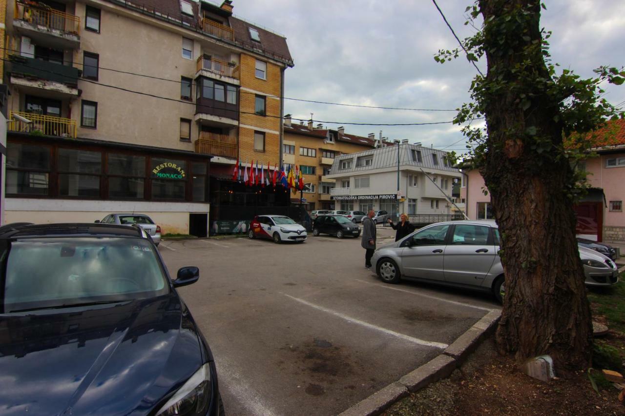 Apartman Mala Aleja Apartment Sarajevo Bagian luar foto